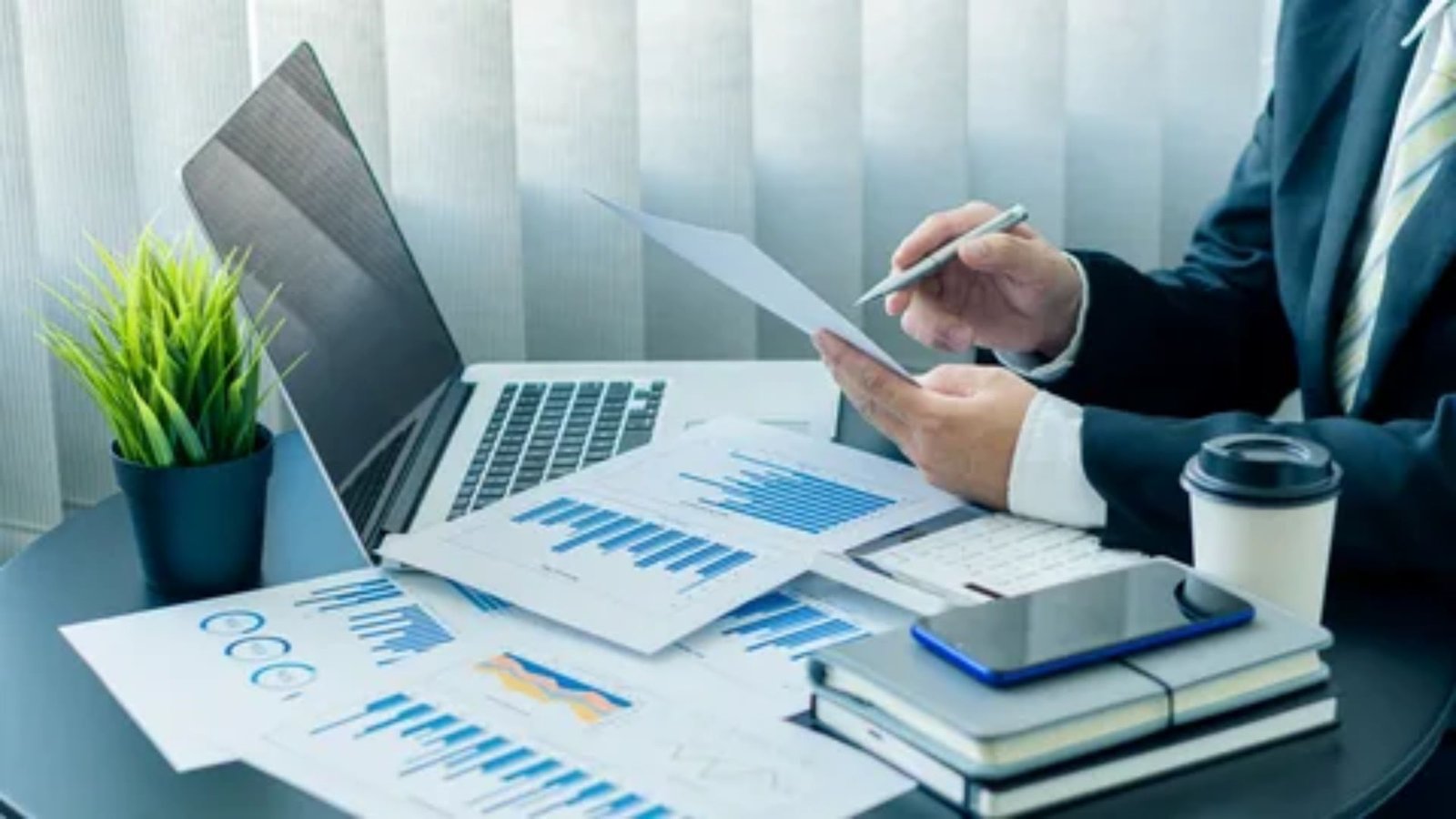 How Can Corporate Tax Consultants Help Your Business Save Money? 1 How Can Corporate Tax Consultants Help Your Business Save Money